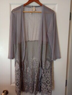 Forgotten Grace Sheer Lace-Panel Robe Kimono in Light Gray (XL)